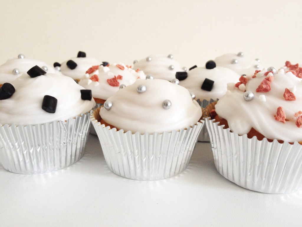 Easy Yummy Christmas&nbsp;Cupcakes!