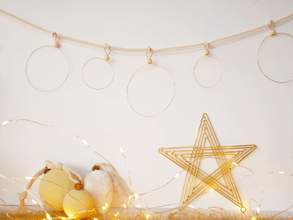 Jour 5 • Guirlande de Noël en fer doré