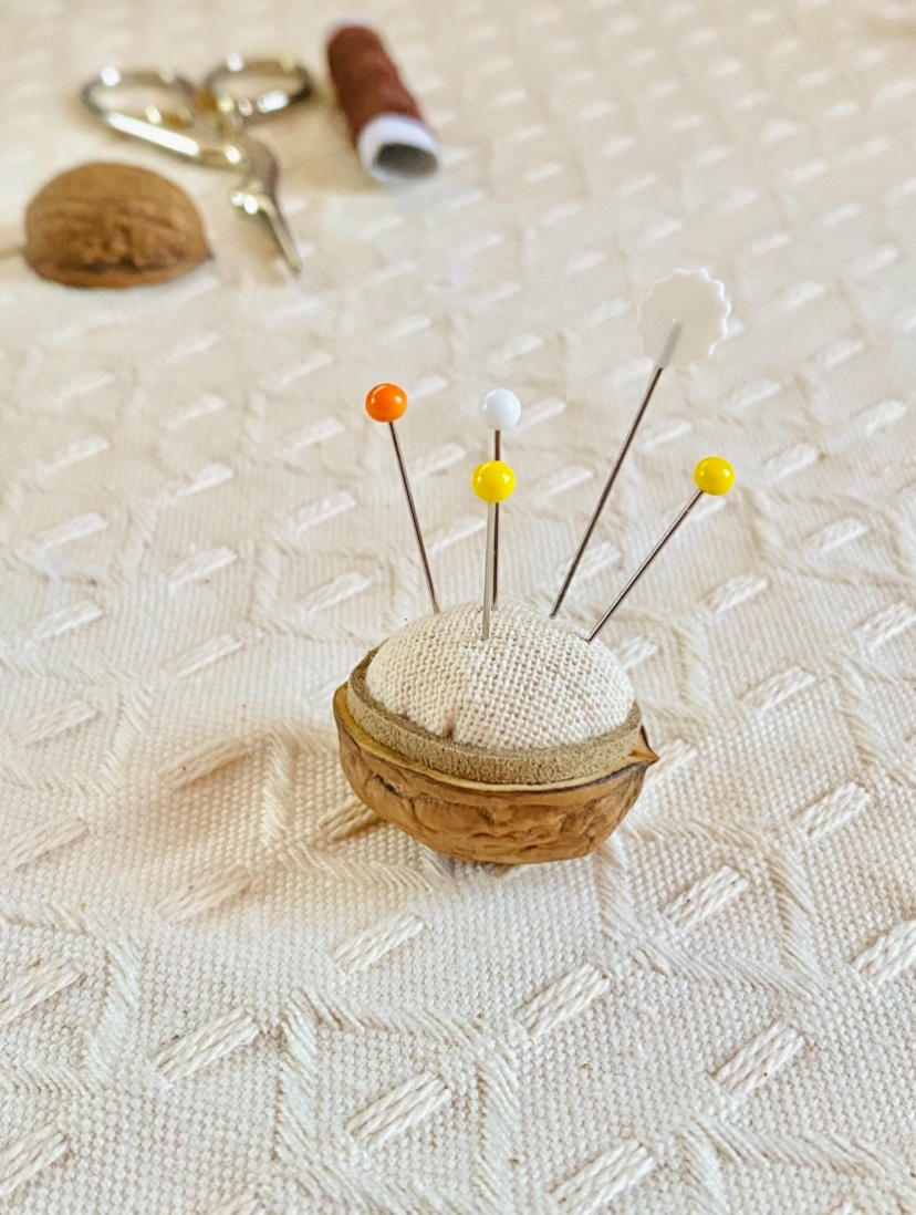 DIY & Coussin à épingles &laquo;&nbsp;noix&nbsp;&raquo;